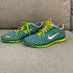 Nike 5.0 Fire, multi color, size 7